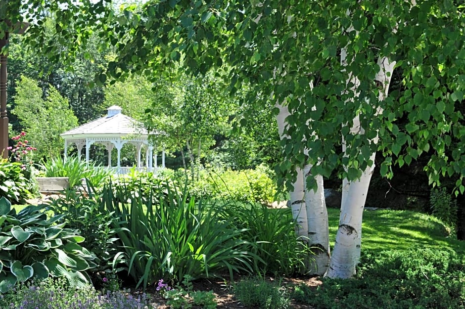 Summit Lodge