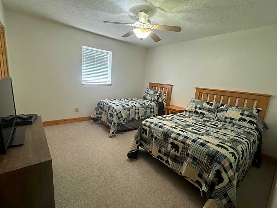 The River Condos Hot Tub Fireplace Family & Pet Friendly River Front 2 to 6 bedroom condos dock