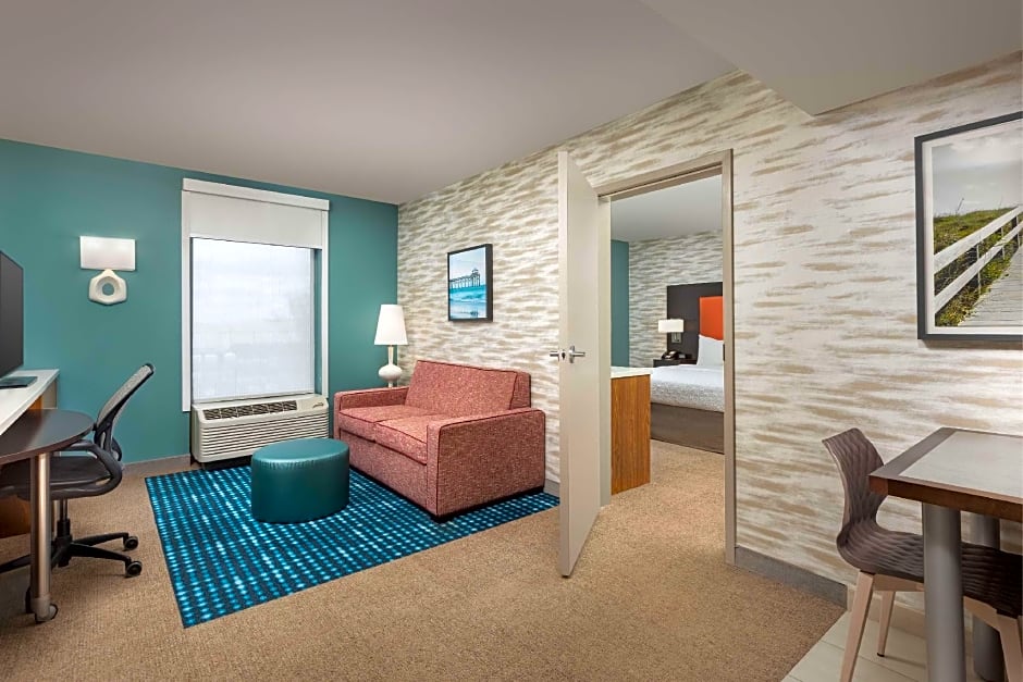 Photo 1 of 6 of 1 King Bed Suite, Hearing/Mobility Accessible, Roll in Shower