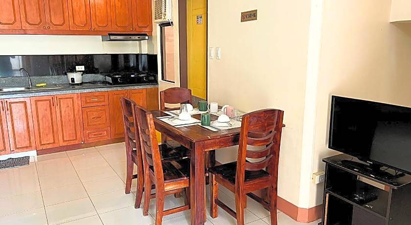 Manora Apartments and Guest House