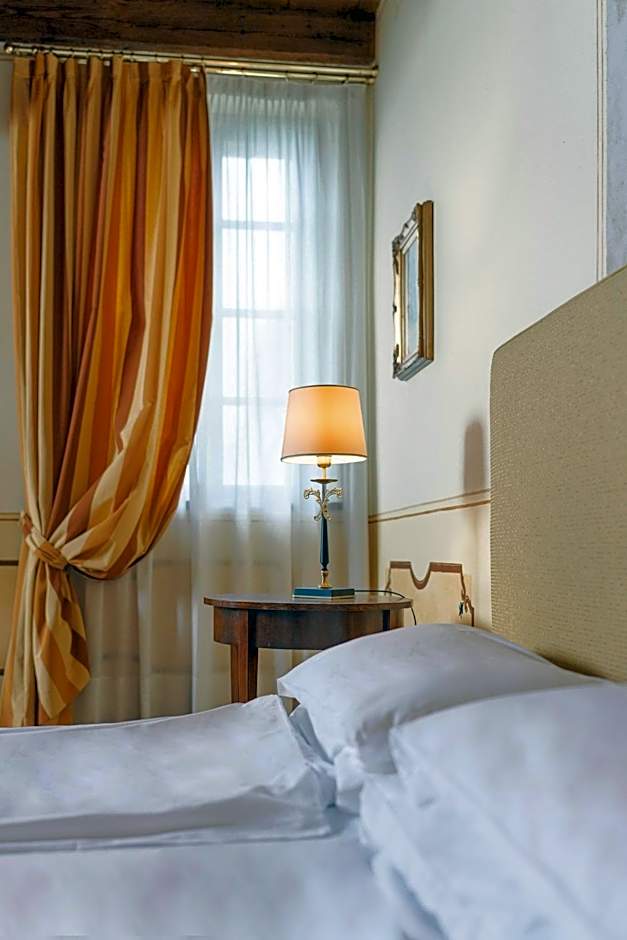 Hotel Villa Policreti