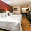 Red Roof Inn PLUS+ Statesville