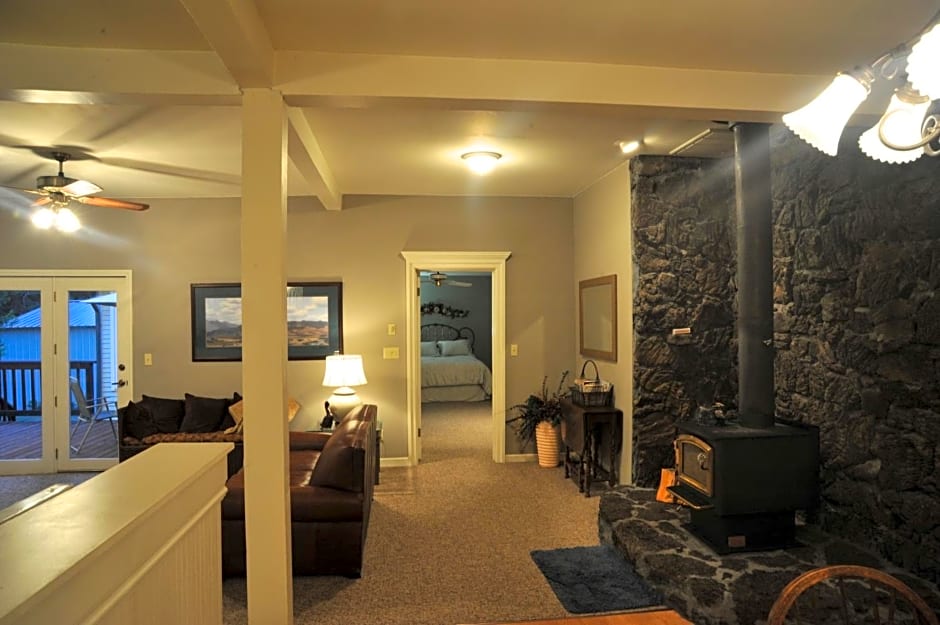 McCloud Hotel