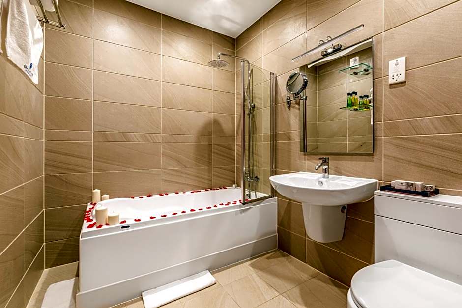 Grand Sapphire Hotel & Banqueting