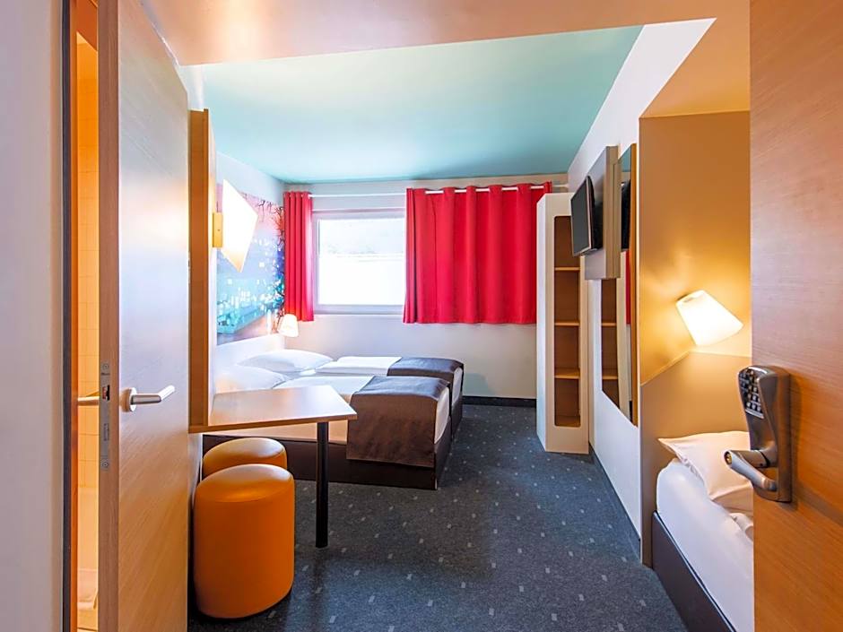 Zdjęcie 1 z 4 — Triple Room