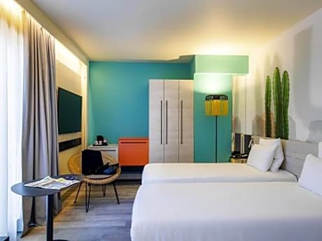 Superior Twin Room with Two Twin Beds