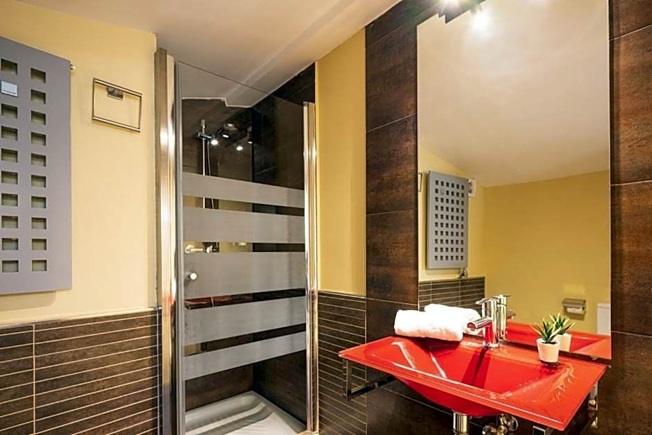 Lucas House Apartments by Sitges Group