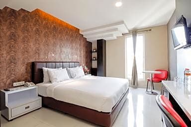 Empress Hotel Makassar City Center by LIFE
