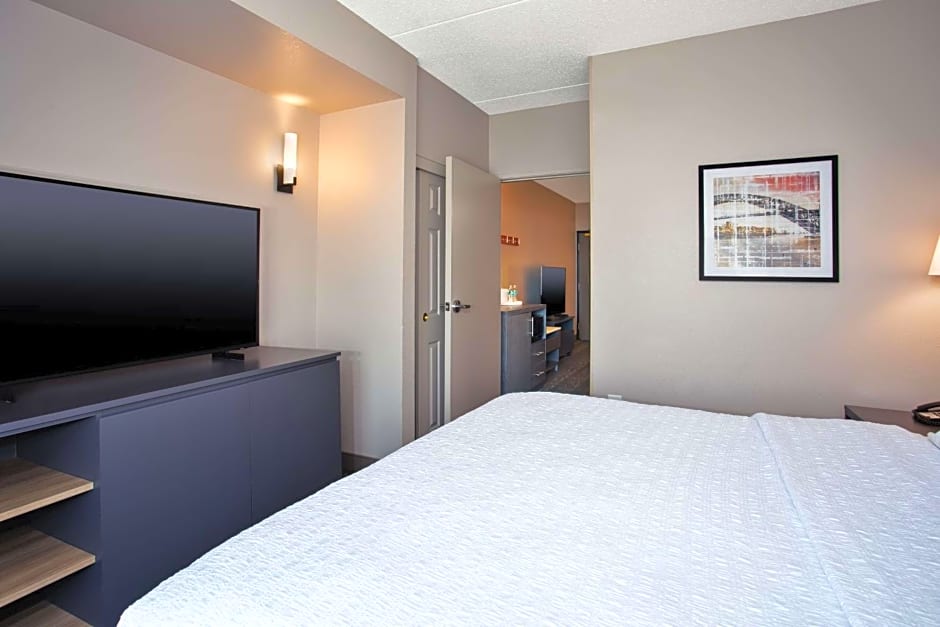 Hampton Inn & Suites Newark Airport Elizabeth