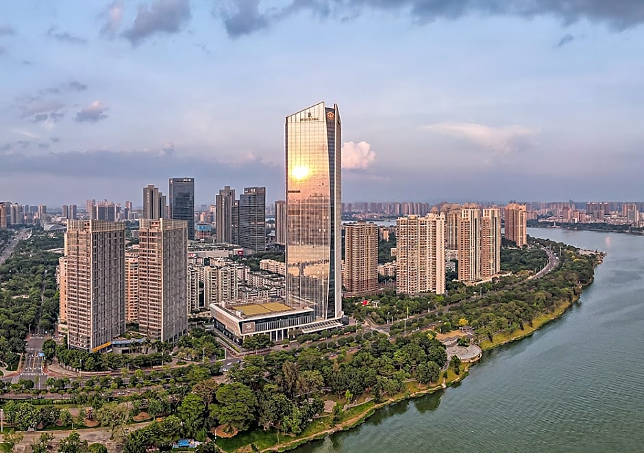Renaissance by Marriott Huizhou Hotel