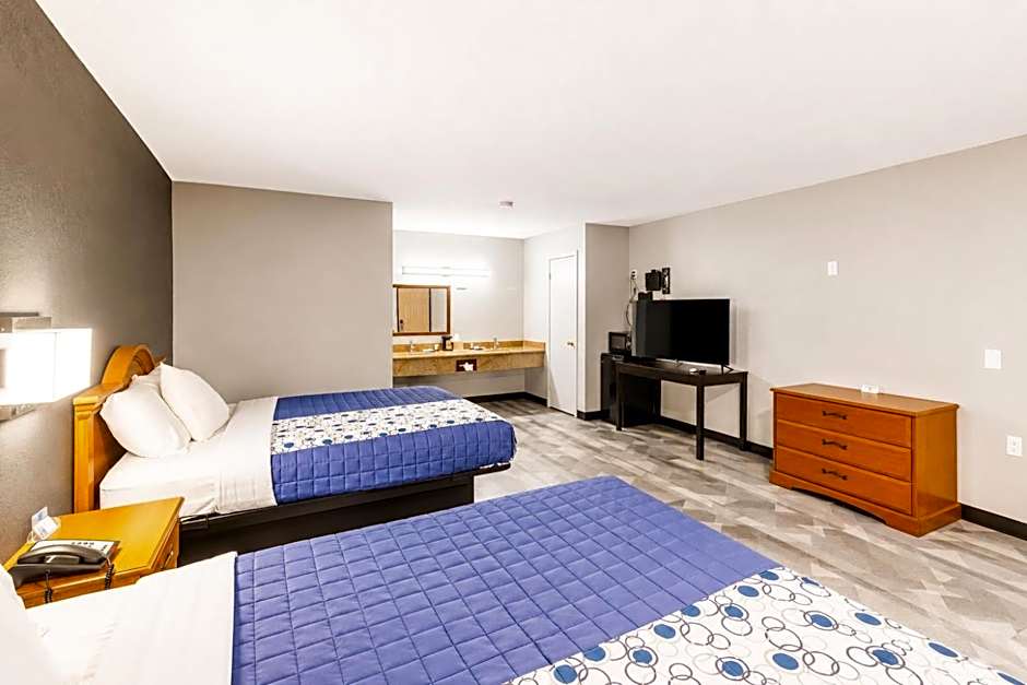 Freer Executive inn and Studios