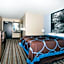 Super 8 by Wyndham Longmont/Twin Peaks