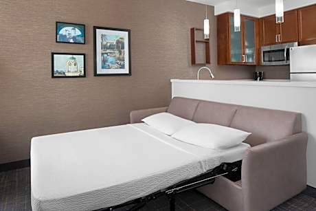 Two-Bedroom Suite with Roll-in Shower - Mobility and Hearing Accessible