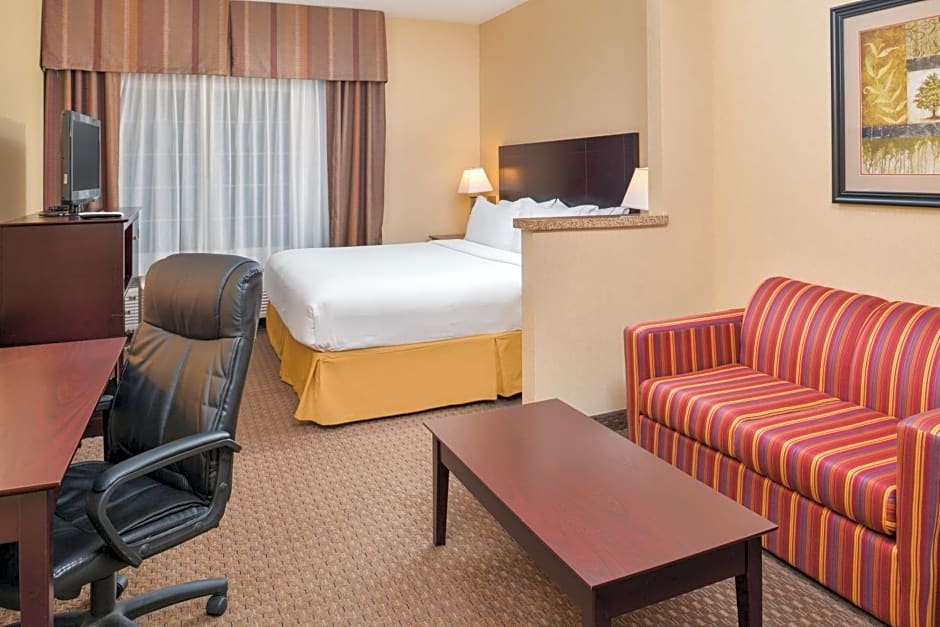 Holiday Inn Express Hotel & Suites Portland - Jantzen Beach, an IHG Hotel