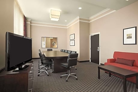 2-Room Executive Suite; 1 King Bed + Conference room; Non-smoking