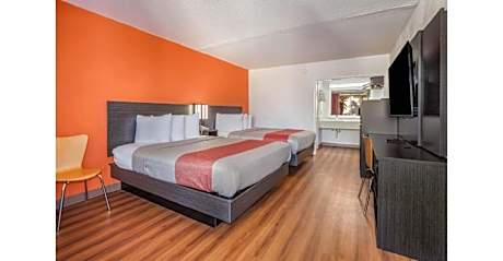 2 Queen Beds | Mobil Access Tub Smk Micfridg