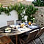 Le Buzet Bleu Bed & Breakfast