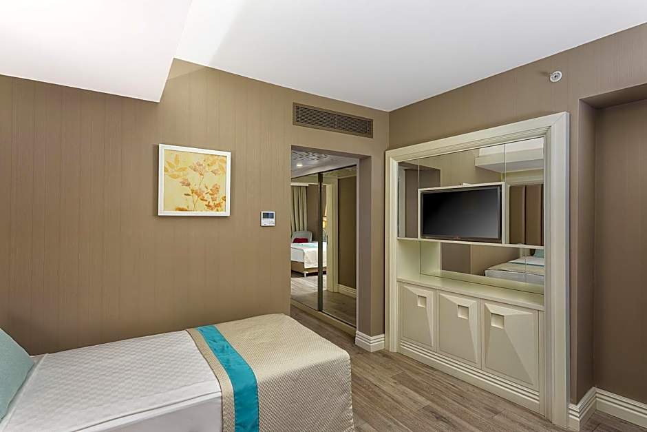 Wome Deluxe Hotel - Halal All Inclusive