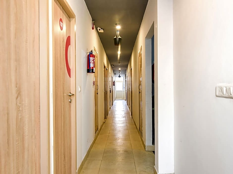 Jps Grand Hotel by OYO Rooms – Delhi, NY