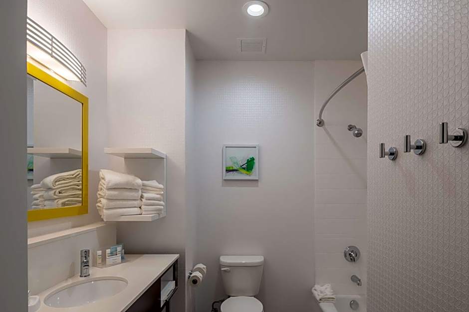 Hampton Inn By Hilton and Suites Dallas/Plano Central