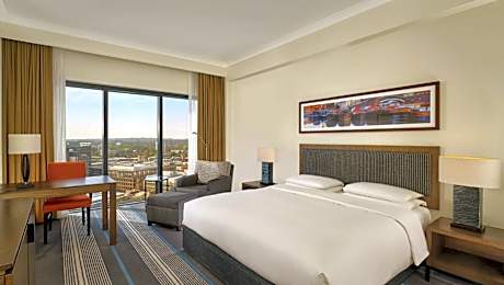 King Room with Canal View - High Floor