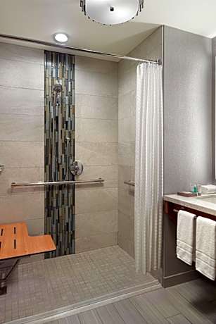 Patio, 1 Bedroom Deluxe Suite, 1 King, Pool access, Patio