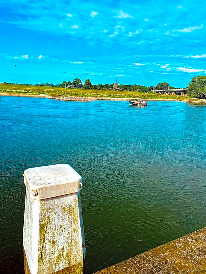 Atelier Raamwerk City Atelier Apartment for Friends and Families 125m2!