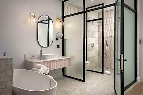 Executive Suite, 1 King
