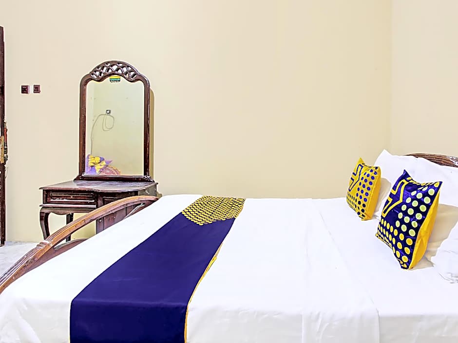 SPOT ON 92188 Ndalem Eyang Guesthouse Syariah