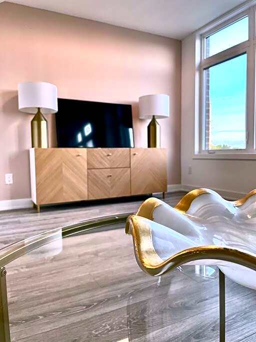 Luxury 3BR home with free parking, full kitchen in Stouffville Markham