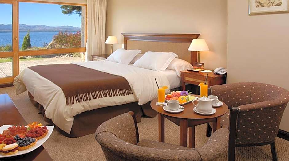 Cacique Inacayal Lake Hotel & Spa