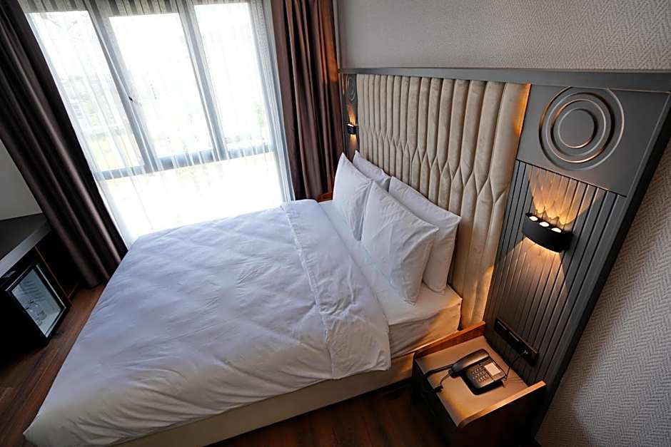 Shelton Airport Hotel