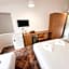 Bateau Bay Hotel