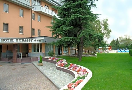 Hotel Embassy