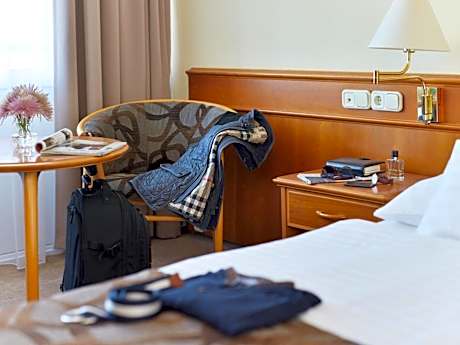 Standard Twin Room with Balcony