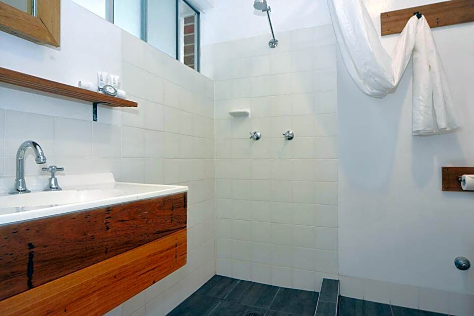 Pleasant Way River Lodge