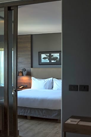 Suite, 1 Bedroom (1 King Bed)