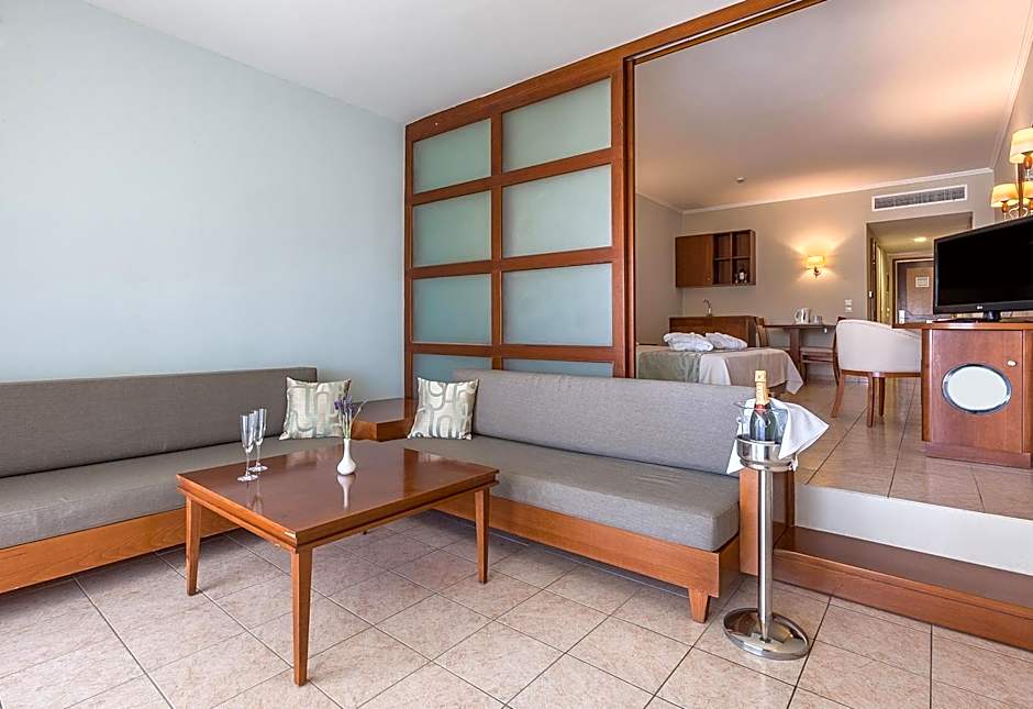 Kipriotis Maris Suites
