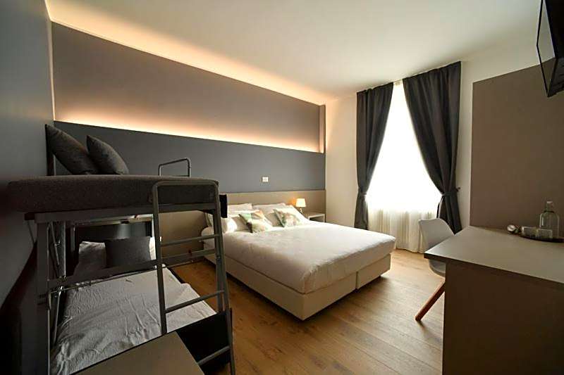 Lainez Rooms & Suites