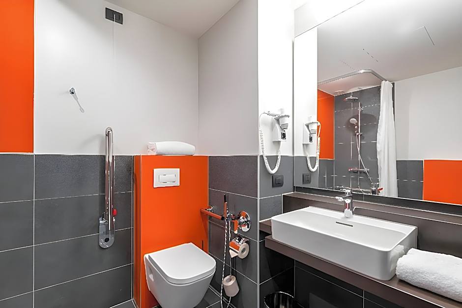 CAMPANILE VIENNA SOUTH