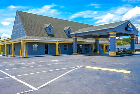 Days Inn by Wyndham Lake City I-75