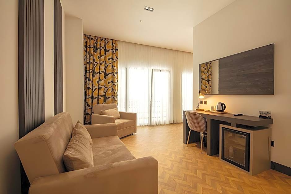 V Center Hotel