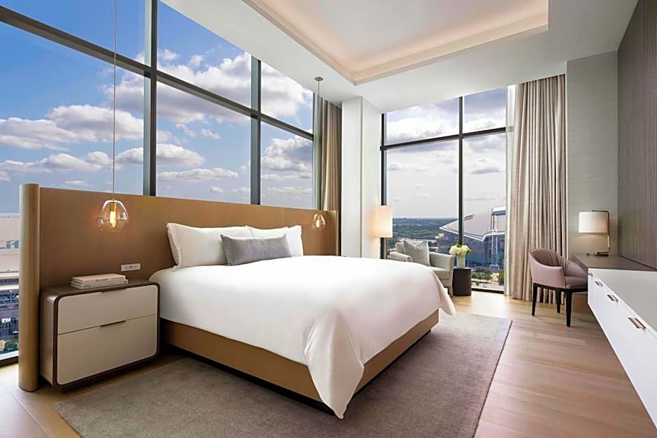 Loews Arlington Hotel
