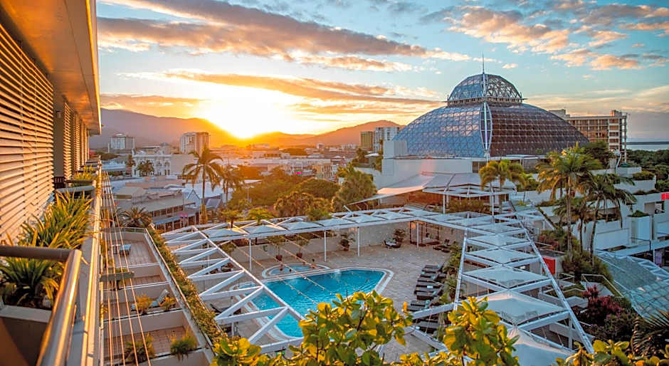 Pullman Reef Hotel Casino