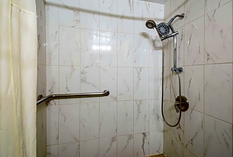 2 Queen Beds, Efficiency, Nonsmoking