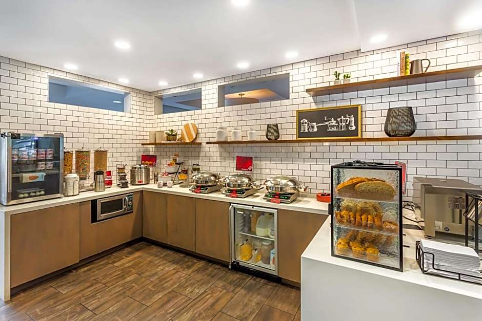 Best Western Plus Cottontree Inn