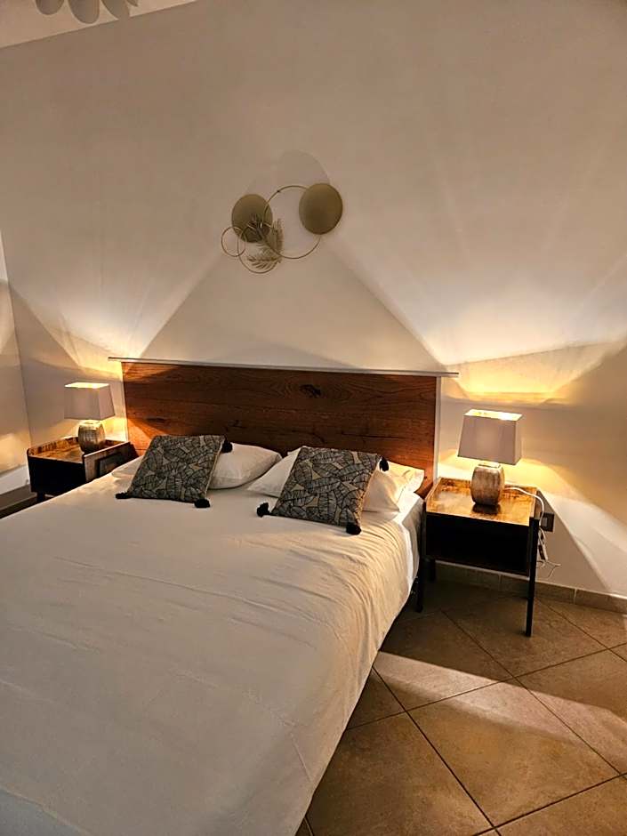 215 addaura luxury room