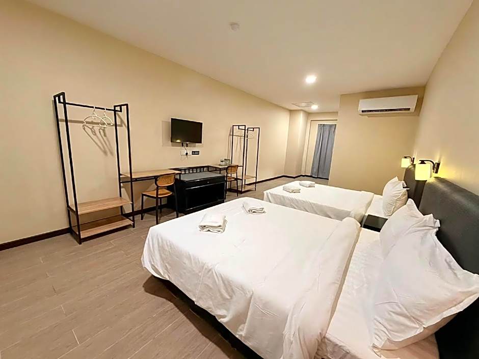 Pertama Lodge