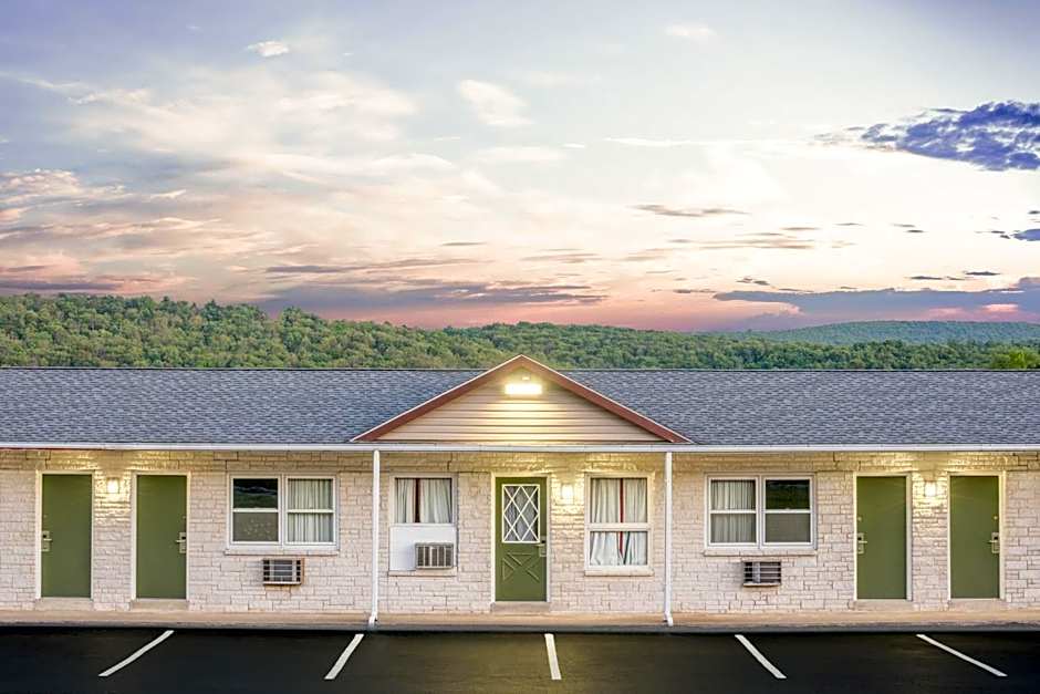 Knights Inn Pine Grove