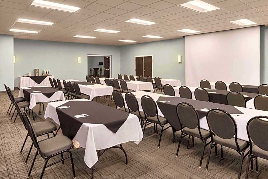 Radisson Hotel and Conference Center Fond du Lac